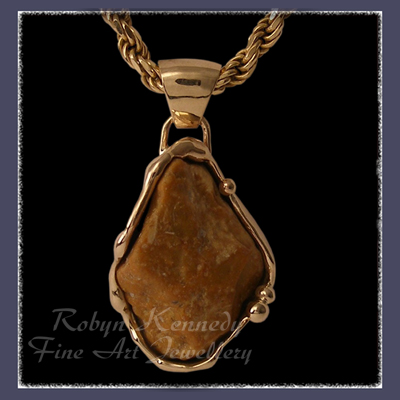 14 Karat Yellow Gold'Catacomb' Pendant Image