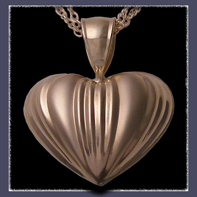 14 Karat Yellow Gold Puffed Heart Hooplet Image