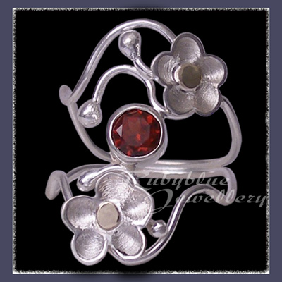 10 Karat Yellow Gold, Sterling Silver and Mozambique Garnet 'Feeling Groovy' Ring Image